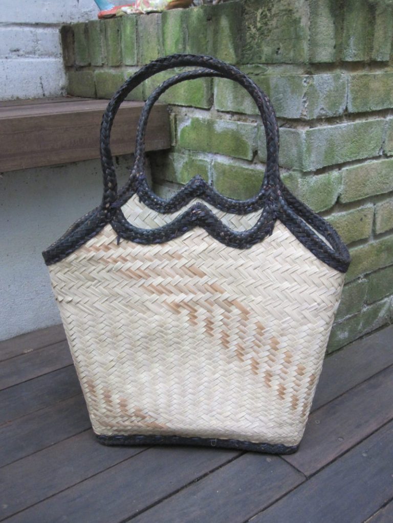 New! Natural Trim crafted tote bag - Image 5