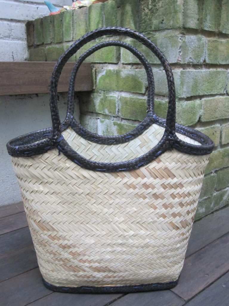 New! Natural Trim crafted tote bag - Image 2