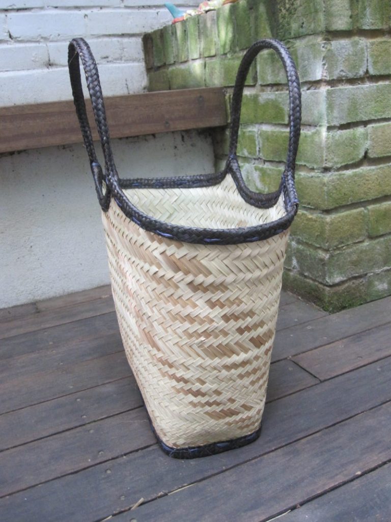 New! Natural Trim crafted tote bag - Image 7