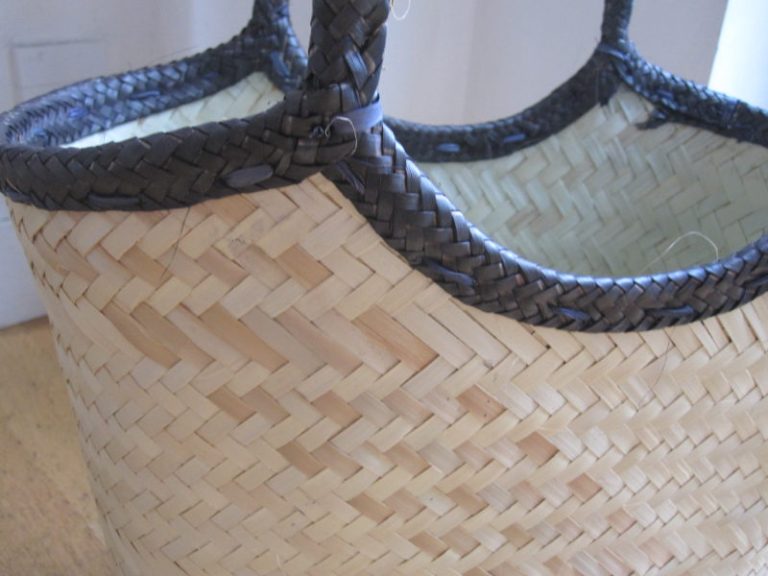 New! Natural Trim crafted tote bag - Image 8
